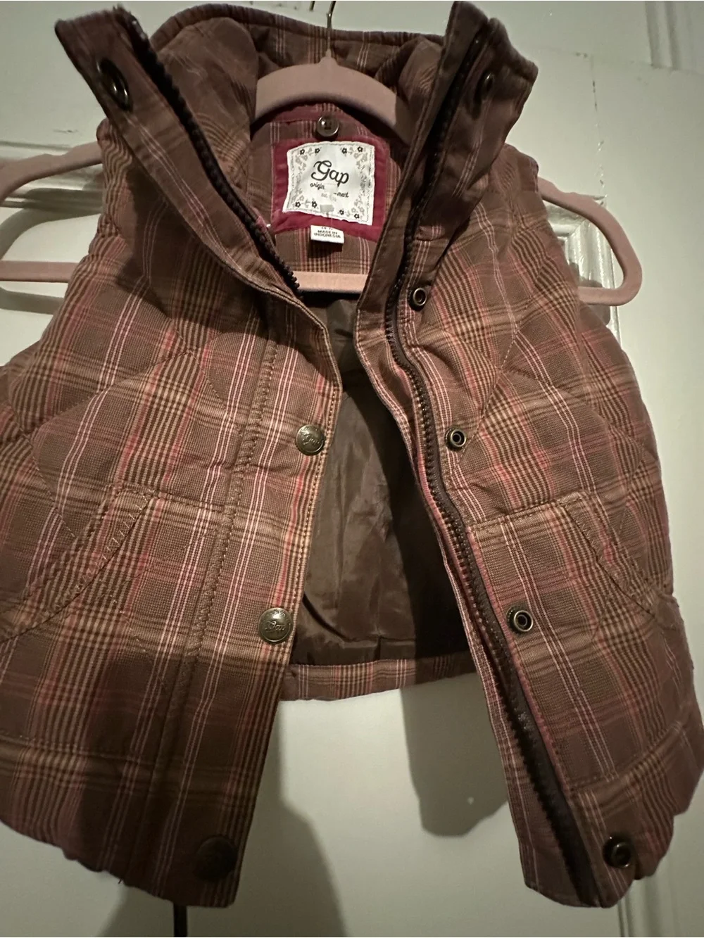GAP Quilted Plaid Kids Vest in Brown and Pink. Size 4/7. XS-S.